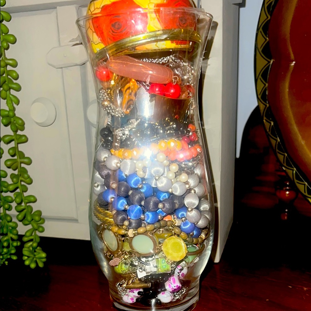 Colorful Jewelry jar in Vase